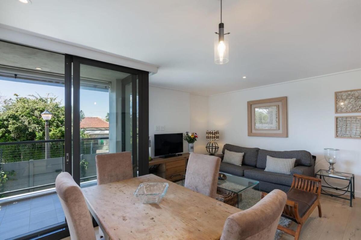 Central Southern Suburbs Leafy Village Neighbourhood Le Cap Extérieur photo