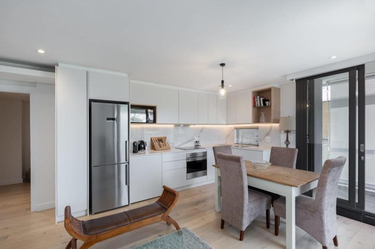Central Southern Suburbs Leafy Village Neighbourhood Le Cap Extérieur photo