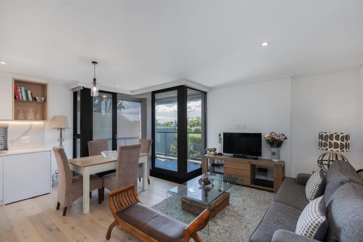 Central Southern Suburbs Leafy Village Neighbourhood Le Cap Extérieur photo